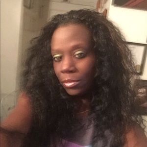 Meet your Posher, Felicia